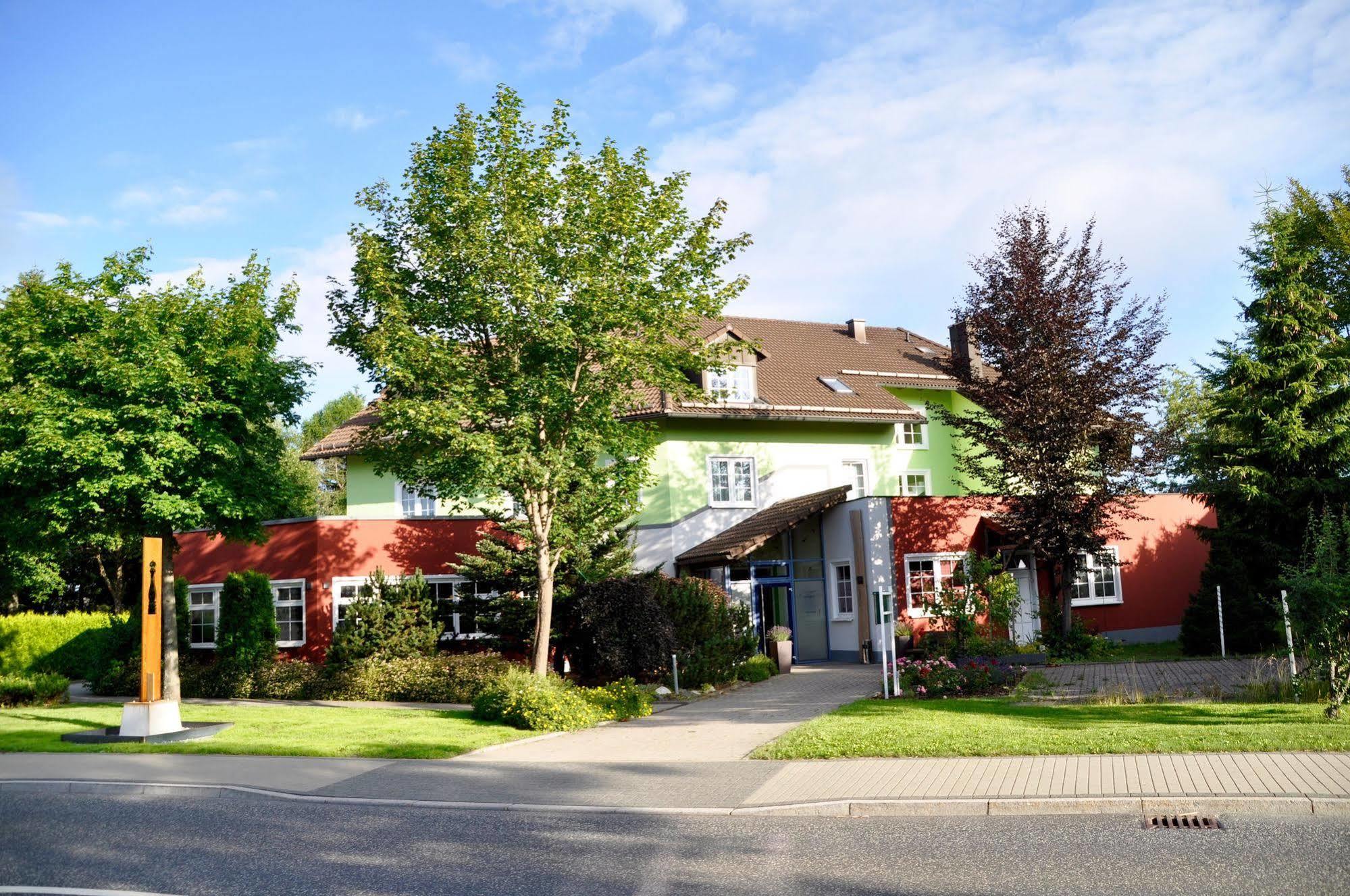 Rennsteighotel Herrnberger Hof Neuhaus am Rennweg Exterior foto
